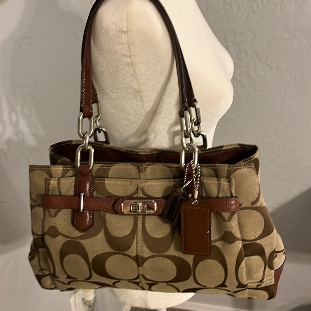 Authentic Coach Purse with dust bag - Picture 2 of 8